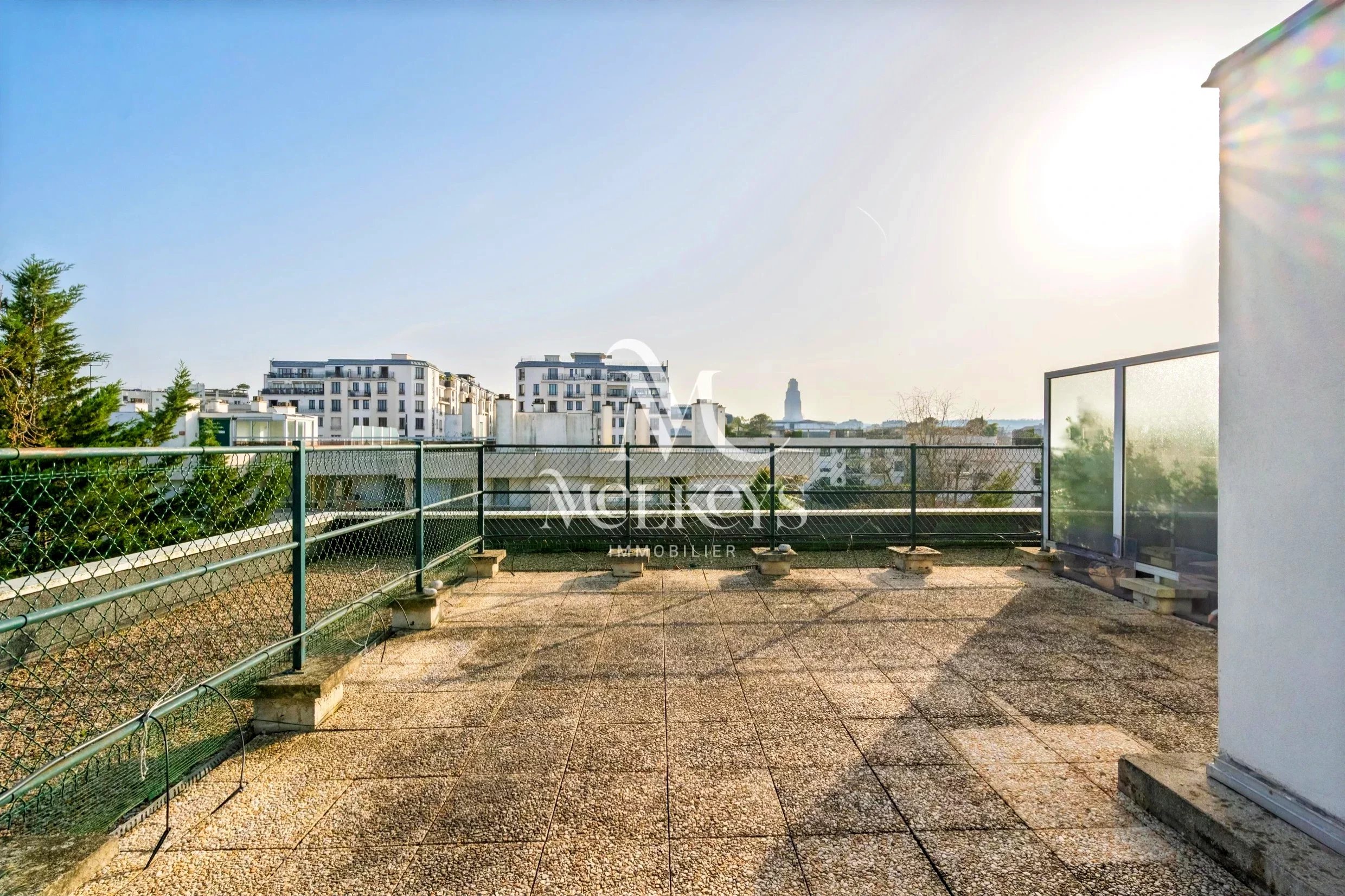 Bois de Boulogne – Dernier étage – 3 Pièces -Terrasses