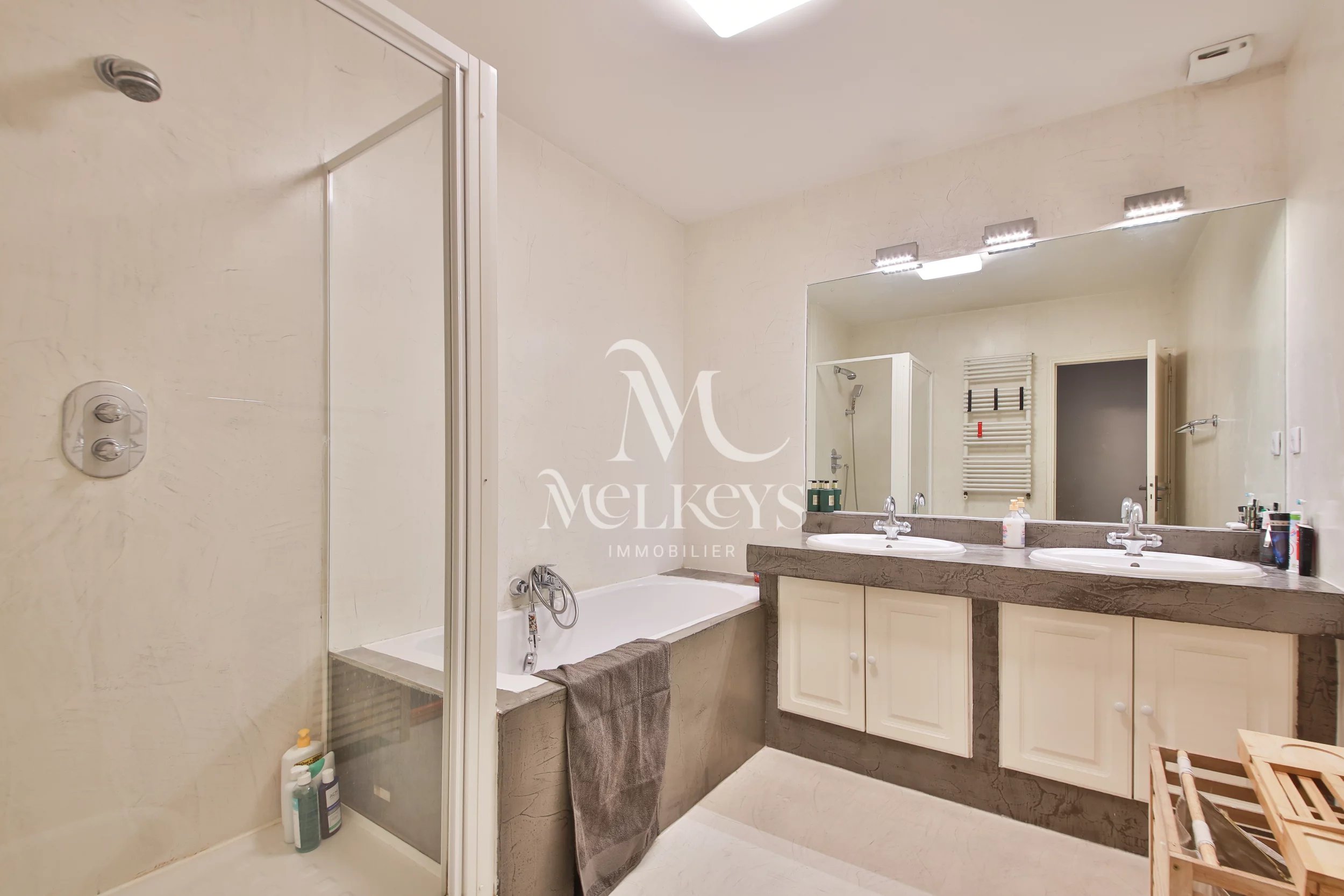 Triplex familial – Porte de Saint Cloud