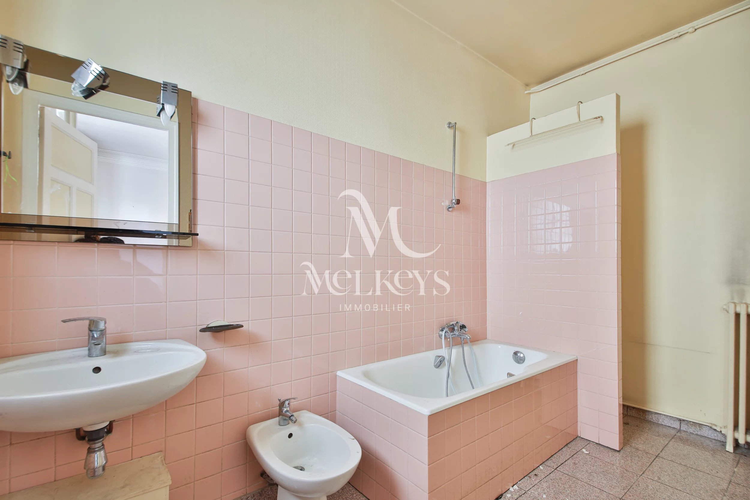 Auteuil Sud – 68m2 –  Immeuble Art Déco